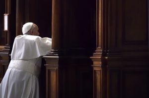 Pope Francis goes to Confession during a Lenten penance service in St Peter's Basilica at the Vatican on 13 March 2015. Photo: CNS/Stefano Spaziani Pope Francis goes to Confession during a Lenten penance service in St Peter's Basilica at the Vatican on 13 March 2015. Photo: CNS/Stefano Spaziani
