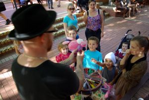 Family-friendly entertainment at the community barbeque. PHOTO: UNDA