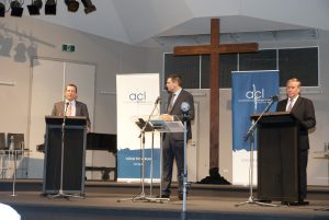 ACL’s Lyle Shelton listens as Opposition Leader Mark McGowan speaks. PHOTO: Matthew Biddle
