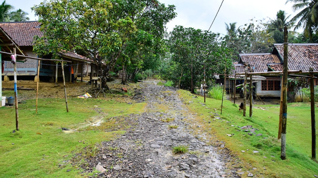 Houses and walking path of Arsad's village.