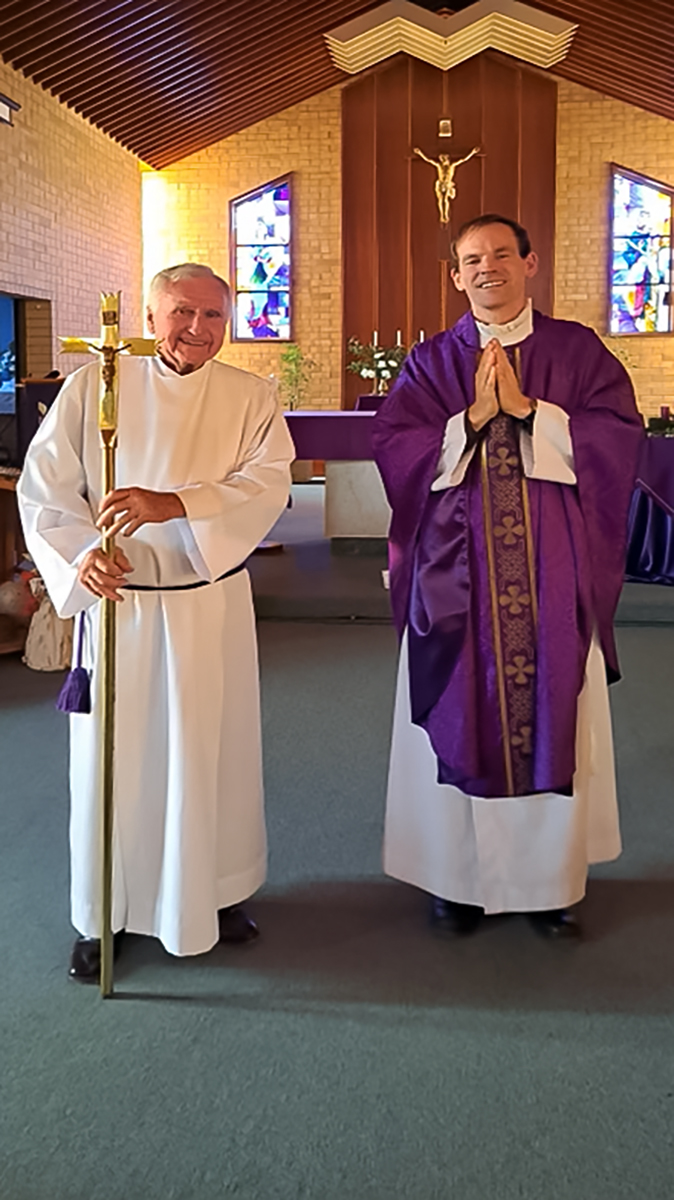 John Foss is recognised for his unwavering years of service by Fr Matthew Hodgson, Parish Priest of St Mary’s Bruce Rock.