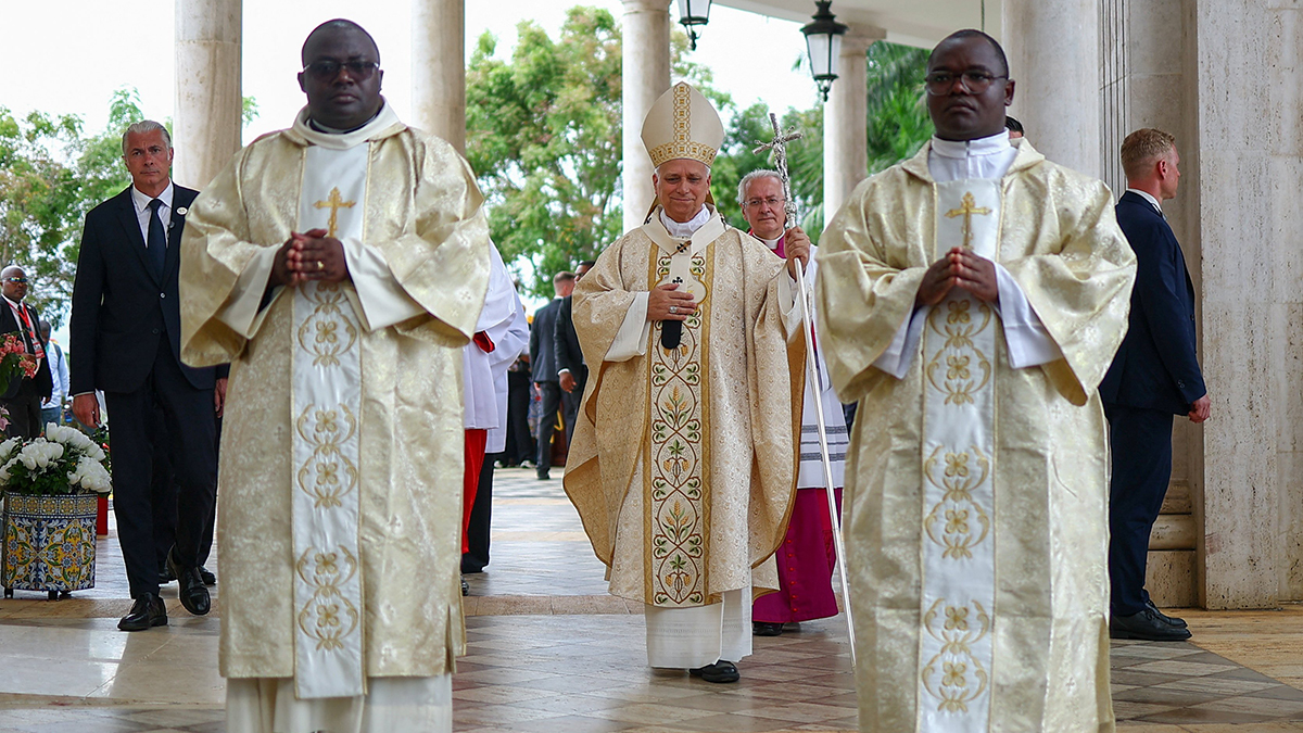 Pope Leo XIV arrives to celebrate Mass at the Basilica of the Immaculate Conception in Mongomo, Equatorial Guinea, April 22, 2026. Photo: OSV News/Guglielmo Mangiapane, Reuters.