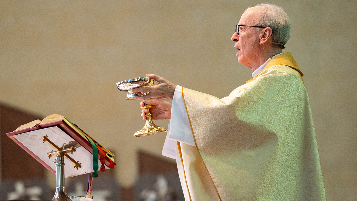 Bishop Sproxton celebrates the Mass at which he said the quiet, generous, faithful service of volunteers strengthens communities and reveals the presence of Christ among us. Photo: Eric Odong/Archdiocese of Perth.