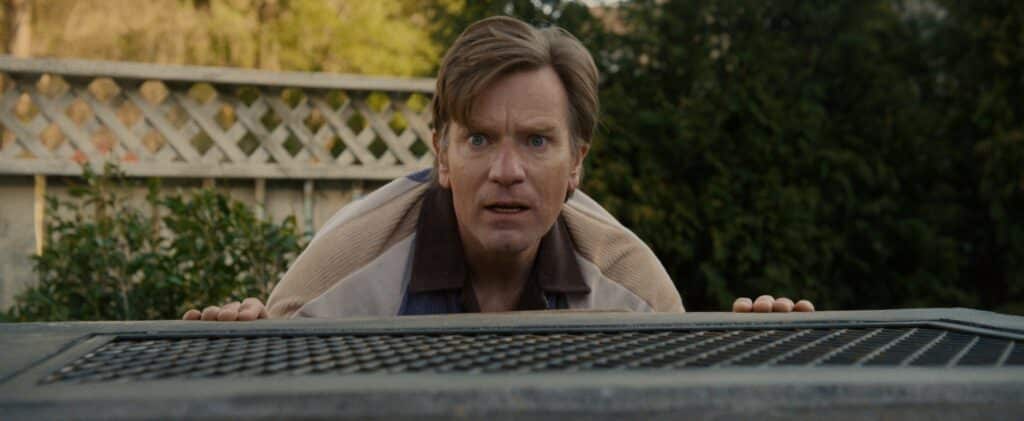 Ewan McGregor  as Greg Platt in "The End of Oak Street," a Warner Bros. Pictures release. The OSV News classification is A-III – adults. The Motion Picture Association rating is PG-13 – parents strongly cautioned. Some material may be inappropriate for children under 13. (OSV News photo/courtesy Warner Bros. Pictures)